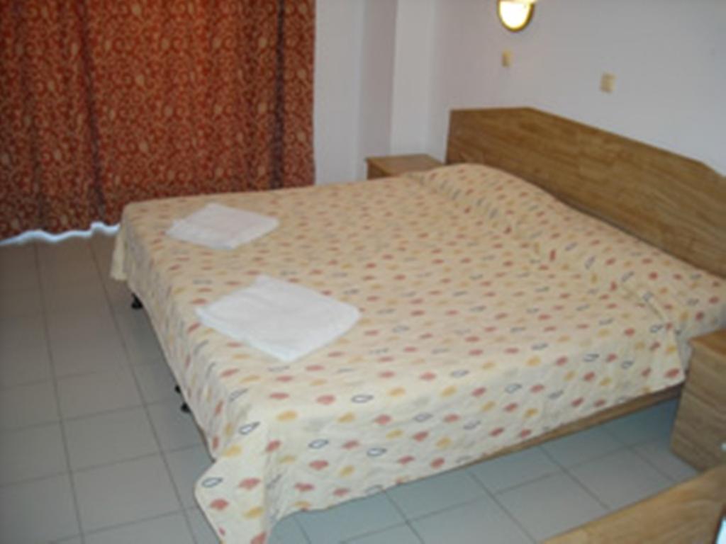 Thalia Hotel Πεύκος Δωμάτιο φωτογραφία